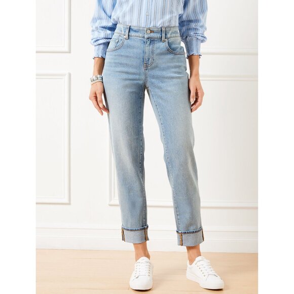 NWT Talbots Womens Petite Size 4 4P Everyday Relaxed Jeans in Canarsie Wash NEW - Picture 1 of 2